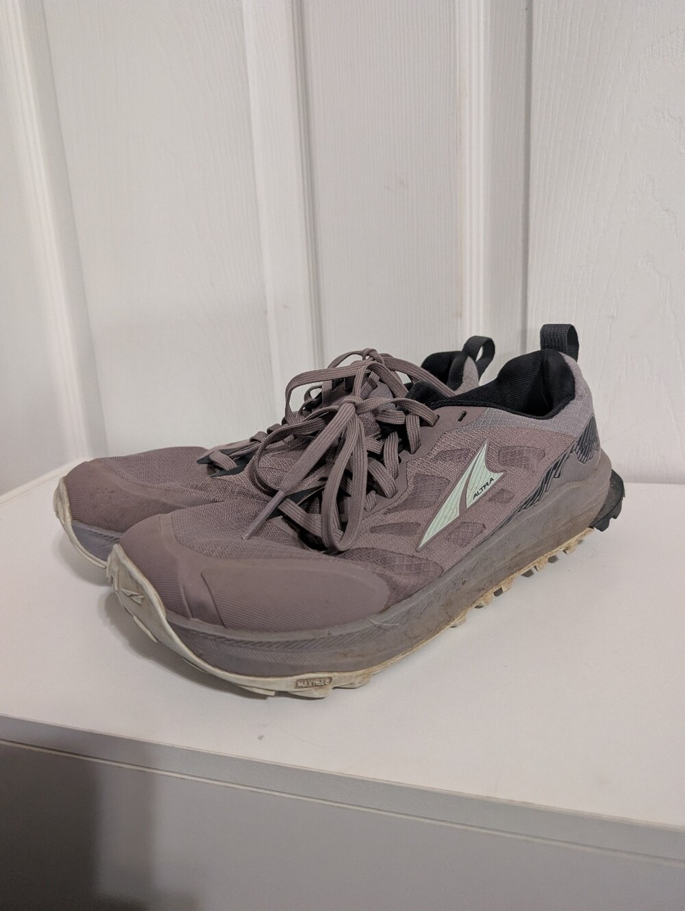 Altra Women Lone Peak 9 Trail Running Shoes Purple Sneakers 8.5 Wide